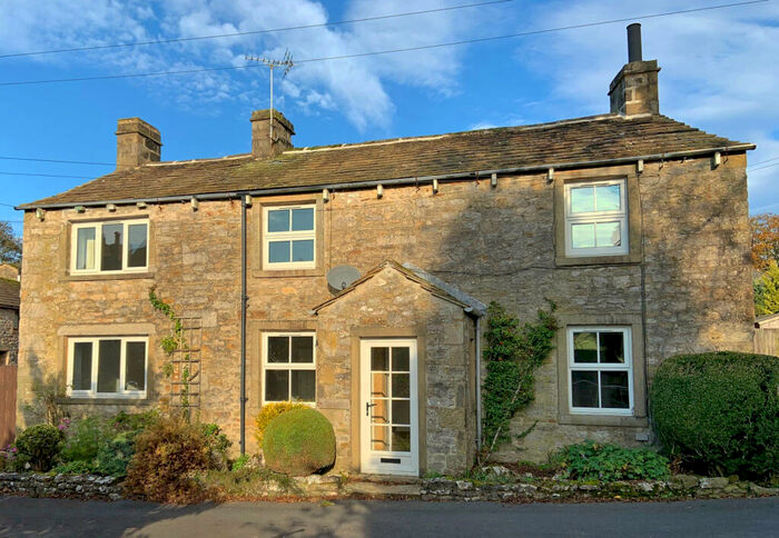 3 Bedroom Detached House To Rent In Brookside House, Cracoe, BD23