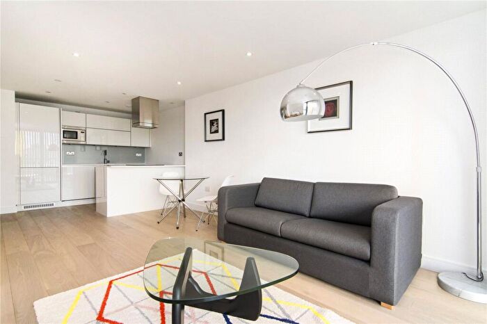 1 Bedroom Flat To Rent In Kensington Apartments, Commercial Street, London, E1