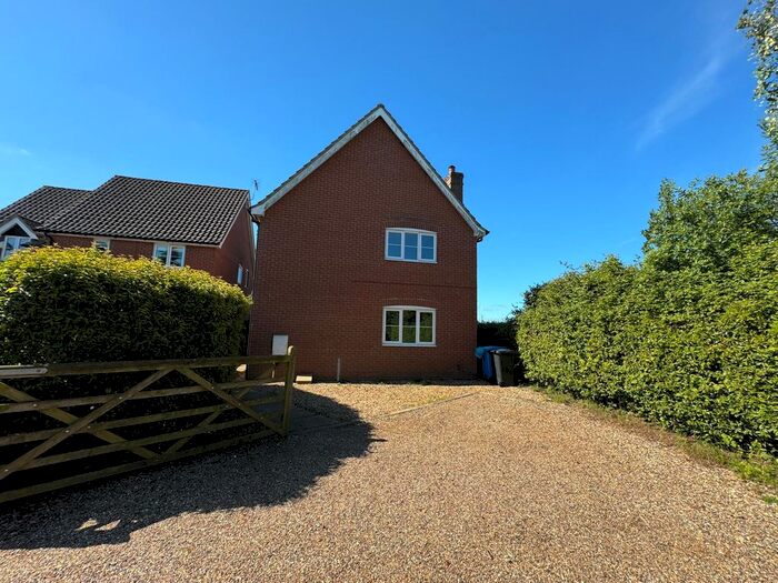 4 Bedroom Detached House To Rent In Kings Close, Bury St. Edmunds, IP30