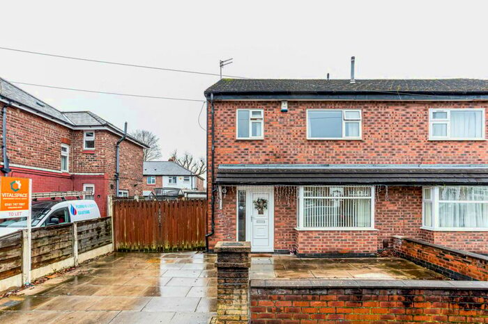 3 Bedroom Semi-Detached House To Rent In Barton Road, Stretford, Manchester, M32
