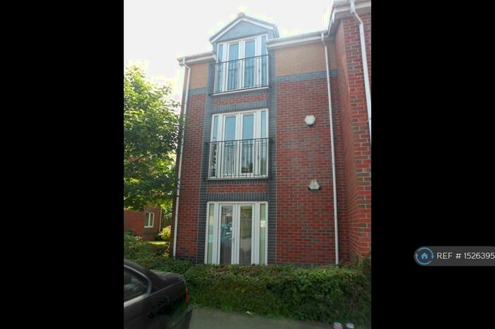 2 Bedroom Flat To Rent In Ainsworth Court, Manchester, M28