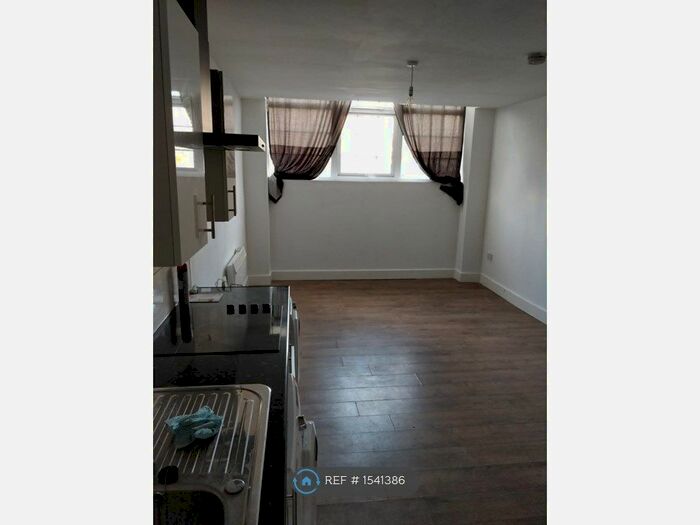 Studio To Rent In Central House, Leicester, LE1