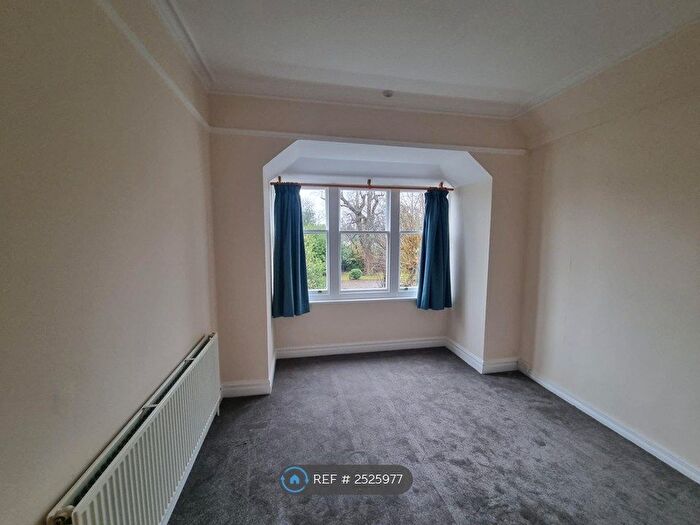 2 Bedroom Flat To Rent In Madeira Park, Tunbridge Wells, TN2