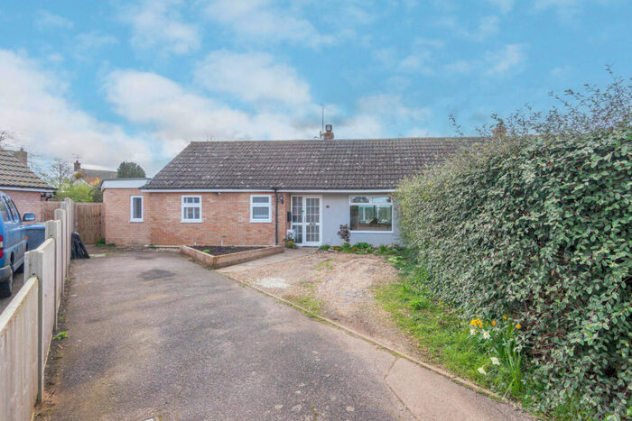 4 Bedroom Semi-Detached Bungalow For Sale In Post Mill Gardens, Grundisburgh, IP13