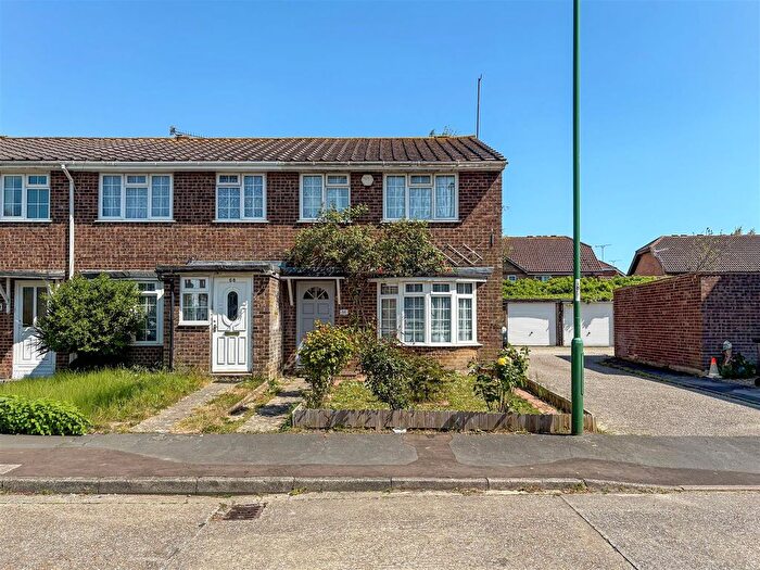 3 Bedroom End Of Terrace House For Sale In Timberleys, Littlehampton, BN17