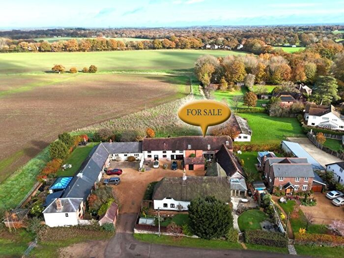 4 Bedroom Link Detached House For Sale In The Courtyard, Holt, Wimborne, BH21