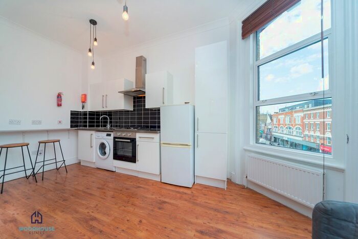 2 Bedroom Flat To Rent In Kilburn High Road, London, NW6
