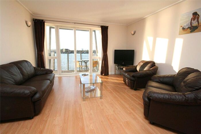 1 Bedroom Apartment To Rent In Hutchings Street, London, E14