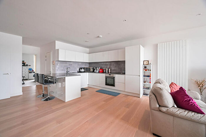 3 Bedroom Flat For Sale In Liner House, , Docklands, London, E16