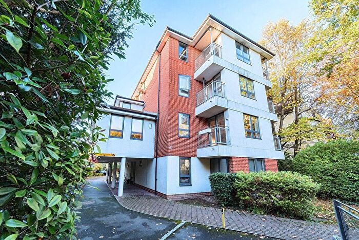 2 Bedroom Flat For Sale In Beckenham Road, Beckenham, BR3