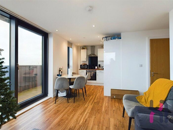 2 Bedroom Flat For Sale In Pomona Strand, Manchester, M16