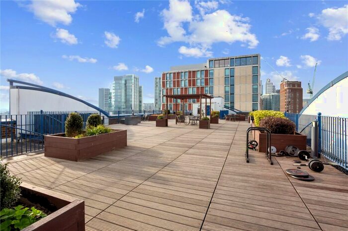 2 Bedroom Apartment To Rent In Commercial Road, London, E1