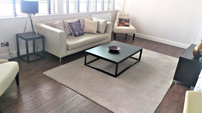 2 Bedroom Flat To Rent In City Reach, Dingley Road, London, EC1V