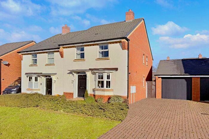 3 Bedroom Semi Detached House For Sale In Silk Throwsters Way, Whitchurch, RG28