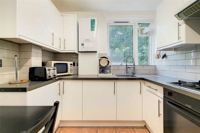 3 Bedroom Flat To Rent In Royal College Street, Camden, London, NW1