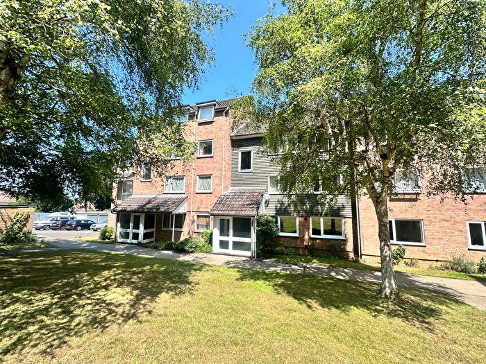 2 Bedroom Flat To Rent In Beauchamp Place, Oxford, OX4