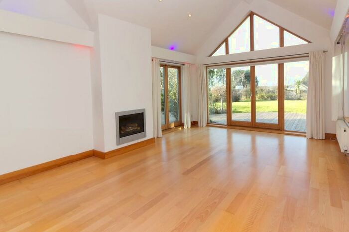 5 Bedroom Detached House To Rent In Glebe Lane, MK19