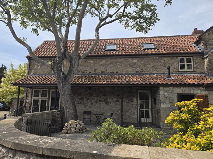 2 Bedroom Cottage To Rent In King Alfred Mews, Church Street, BS28