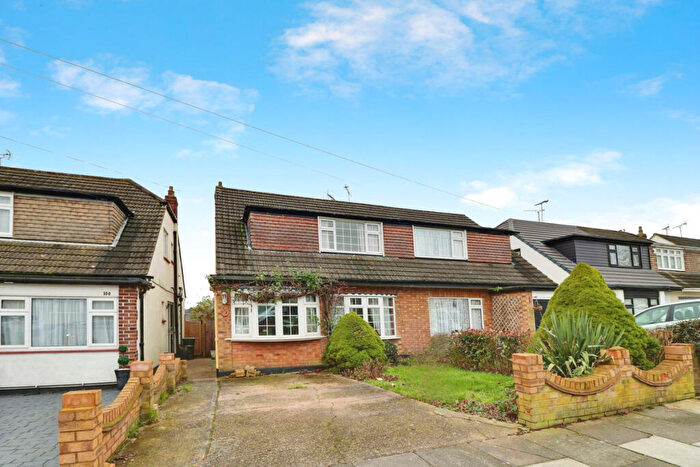 4 Bedroom Semi-Detached House To Rent In Springwater Road, Leigh-on-sea, SS9
