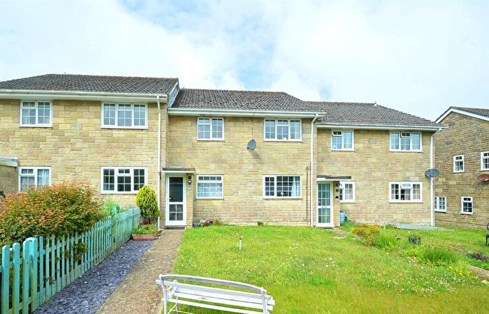 2 Bedroom Flat For Sale In Popular Village Location * Whitwell, PO38