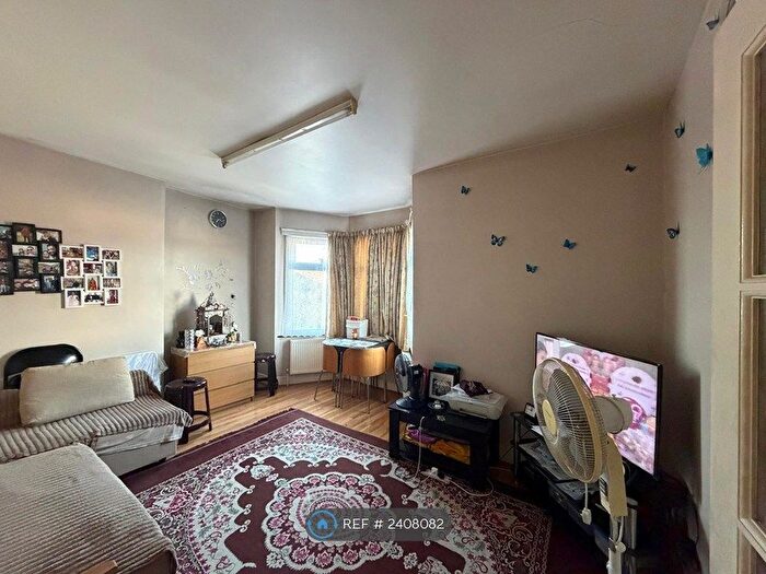 2 Bedroom Maisonette To Rent In Norton Road, Wembley, HA0