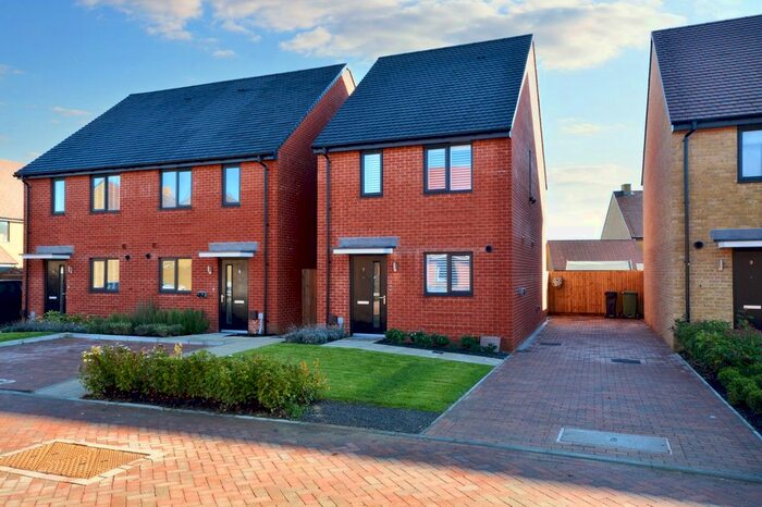 2 Bedroom Detached House For Sale In Hop Lane, Kingsnorth, TN25