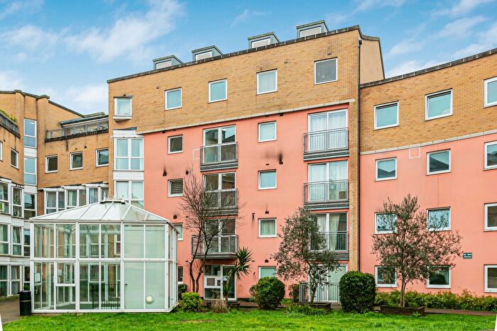 2 Bedroom Flat For Sale In Wooldridge Close, Feltham, TW14