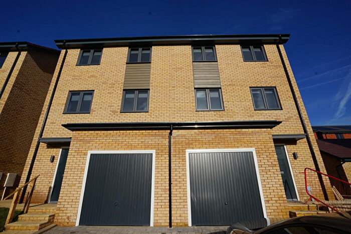 6 Bedroom Detached House To Rent In Poppy Close, Stoke Gifford, Bristol, BS34