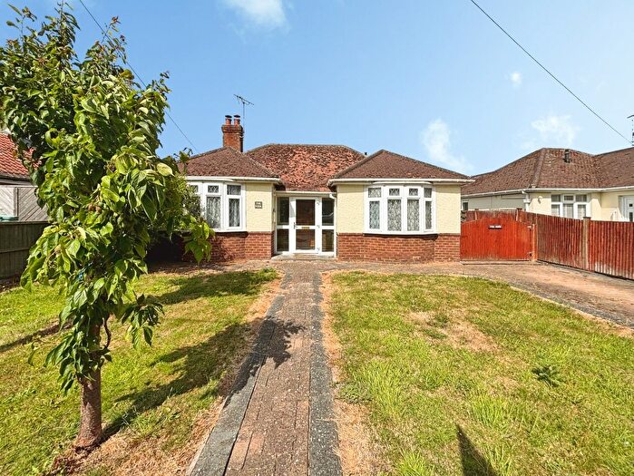 2 Bedroom Bungalow For Sale In Dungeness Road, Lydd, Romney Marsh, Kent, TN29