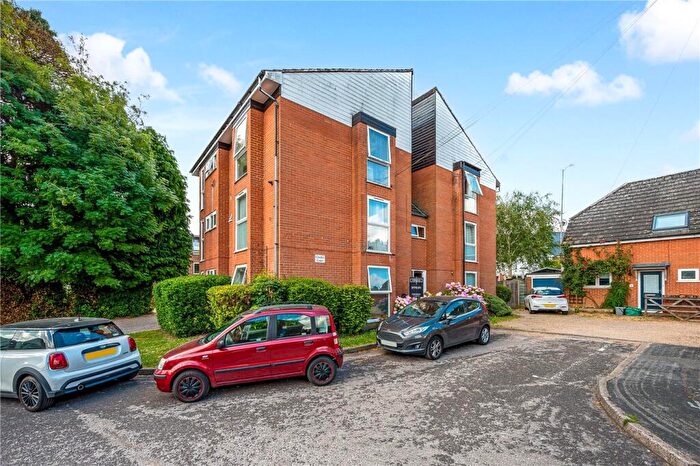 2 Bedroom Apartment For Sale In Conifer Close, Winchester, Hampshire, SO22