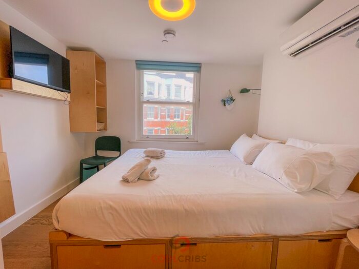 Studio To Rent In Philbeach Gardens, Earls Court, London SW5