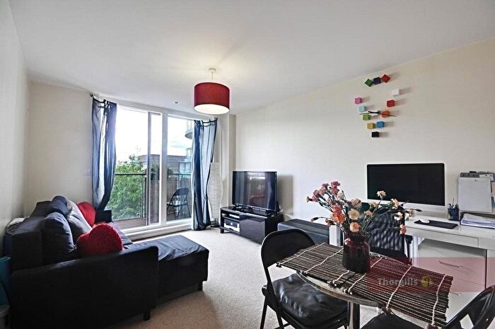 1 Bedroom Flat For Sale In Gilbert House, Ealing Road, Brentford, TW8