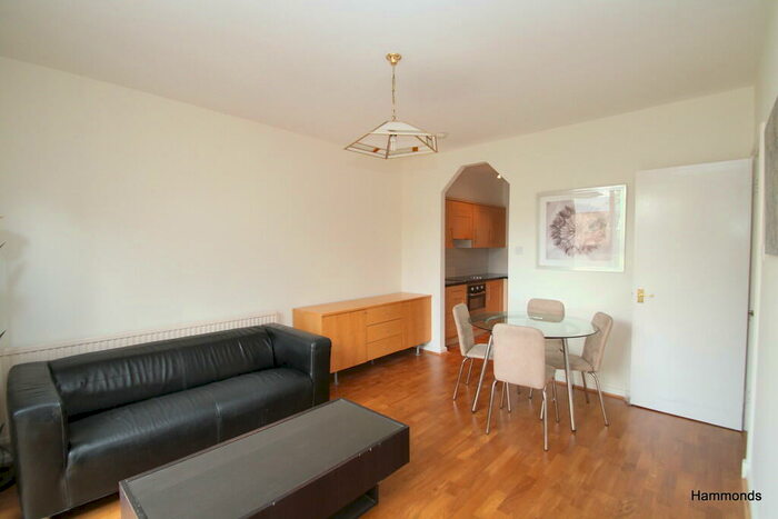 2 Bedroom Apartment To Rent In Kennett Street, London, E1W