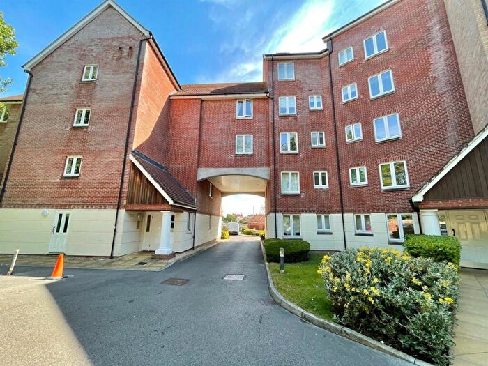 2 Bedroom Flat For Sale In Corscombe Close, Weymouth, DT4