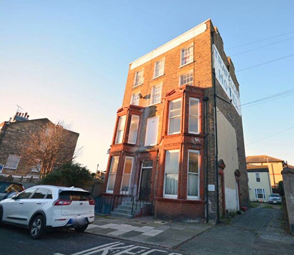 1 Bedroom Flat To Rent In Royal Road, Ramsgate, CT11