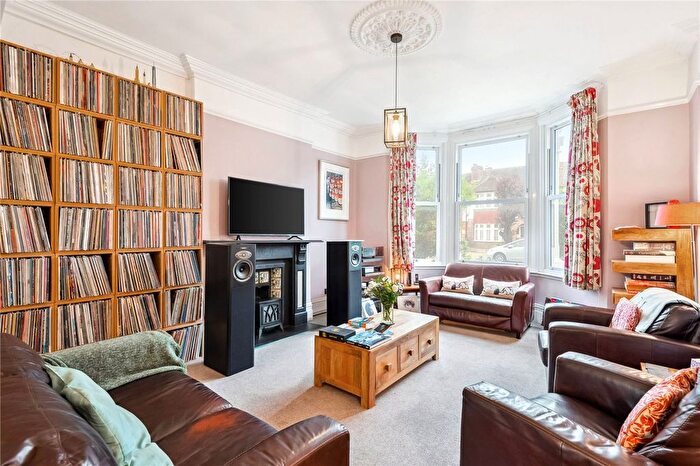 4 Bedroom Semi-Detached House To Rent In Greyhound Lane, London, SW16