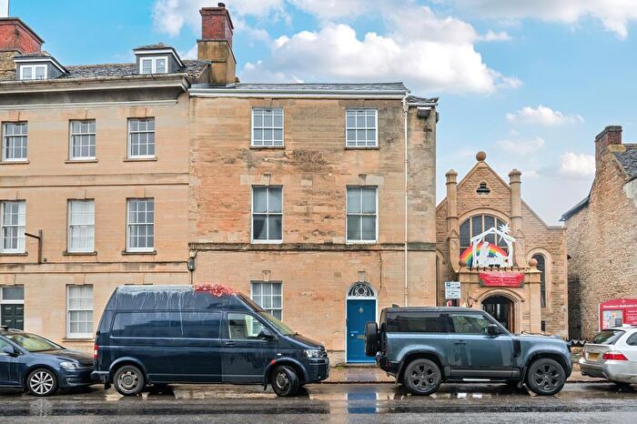 1 Bedroom Block Of Apartments For Sale In Oxford Street, Woodstock, OX20