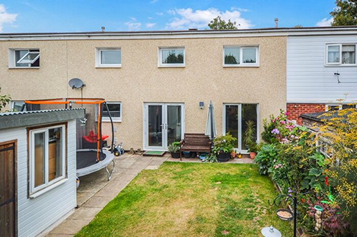 3 Bedroom Terraced House For Sale In Lon Ceirios, Newtown, Powys, SY16