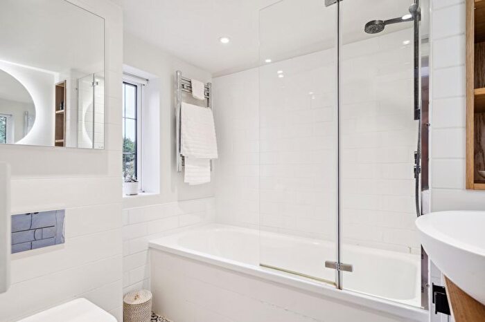 3 Bedroom End Of Terrace House For Sale In Main Road, Naphill, High Wycombe, HP14
