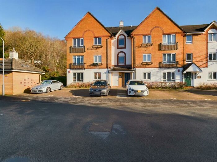 1 Bedroom Flat To Rent In Butlers Close, St George, BS5