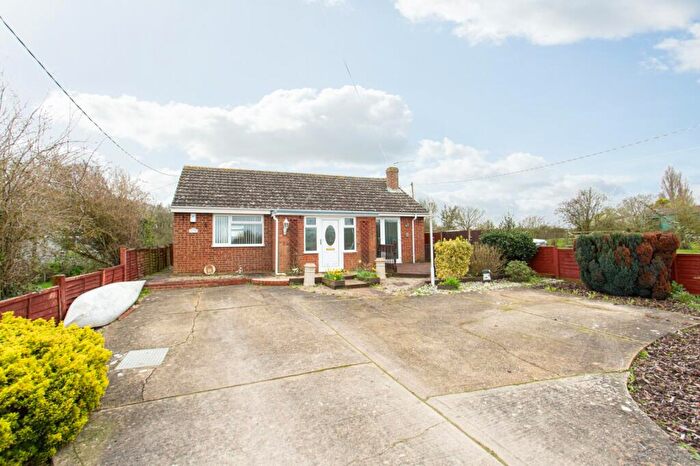 2 Bedroom Bungalow For Sale In Coombe Walk, Whitstable, CT5