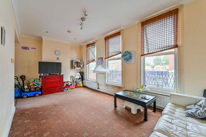 2 Bedroom Flat To Rent In London Road, Norbury, London, SW16