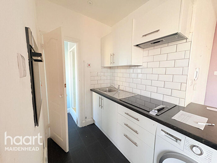 1 Bedroom Flat For Sale In Bath Road, Maidenhead, SL6