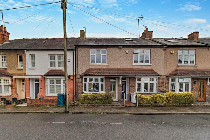 2 Bedroom Cottage To Rent In The Chase, HA5