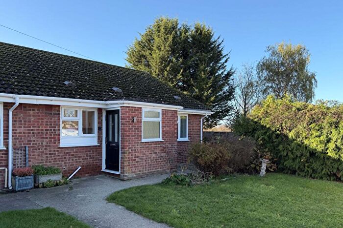 2 Bedroom Semi-Detached Bungalow For Sale In Barn Close, Denchworth, Wantage, OX12