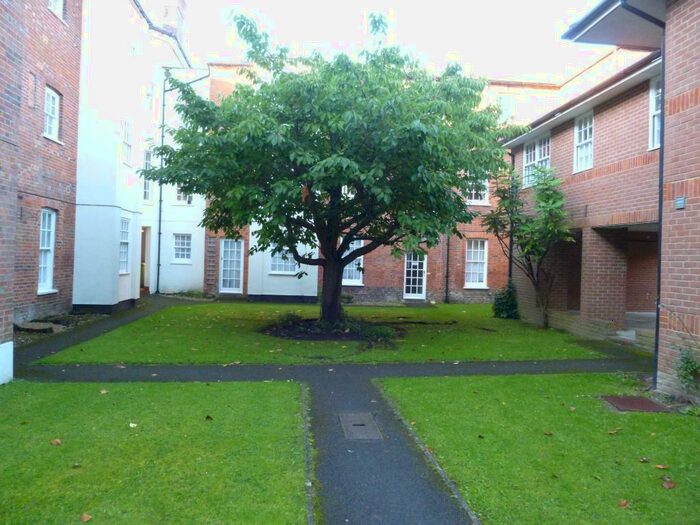 2 Bedroom Flat To Rent In Bell House, Alresford, Hampshire, SO24