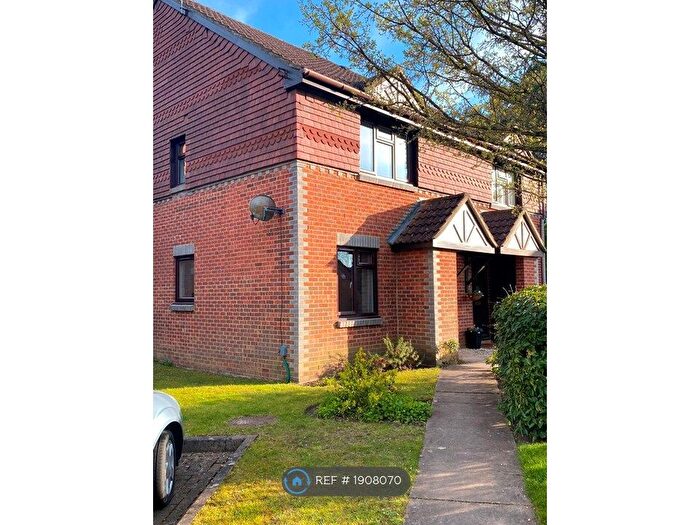 1 Bedroom Semi-Detached House To Rent In Tintagel Way, Woking, GU22