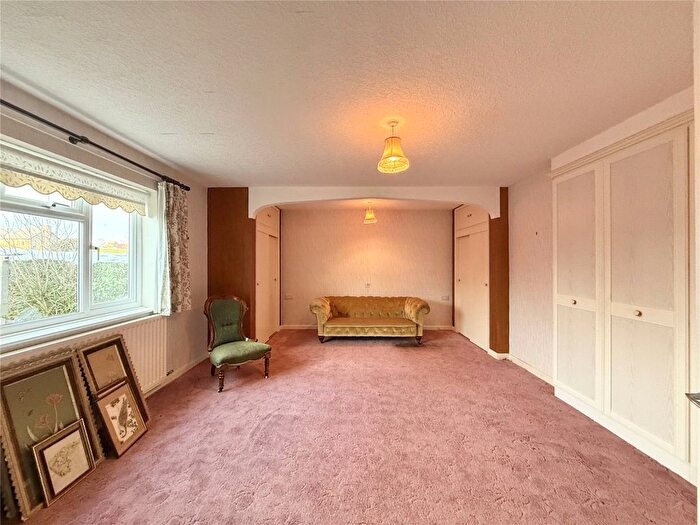 2 Bedroom Bungalow For Sale In Arddleen, Llanymynech, Powys, SY22