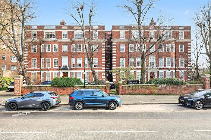 3 Bedroom Flat To Rent In St. Johns Wood Park, London, NW8