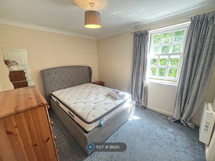 2 Bedroom Flat To Rent In Benedict Court, Abergavenny, NP7